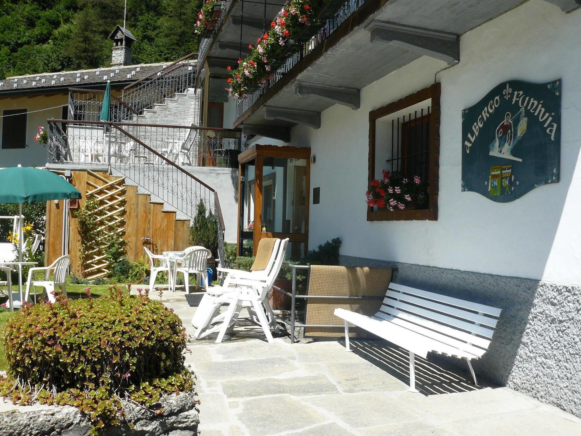 Hotel Funivia Courmayeur Exterior photo